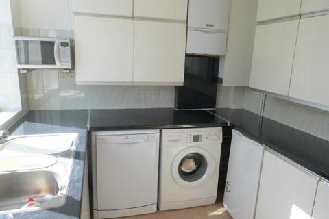 4 bedroom semi-detached house to rent, Lyndhurst Avenue, Twickenham, TW2