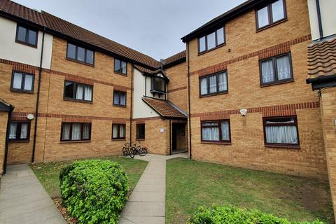 2 bedroom flat to rent, Magpie Close, Colindale