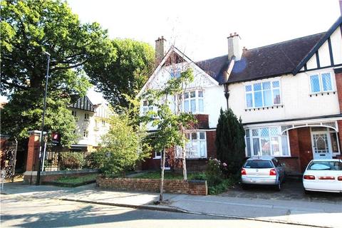 Studio to rent, Bingham Road, Croydon, CR0