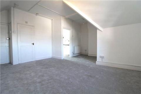 Studio to rent, Bingham Road, Croydon, CR0