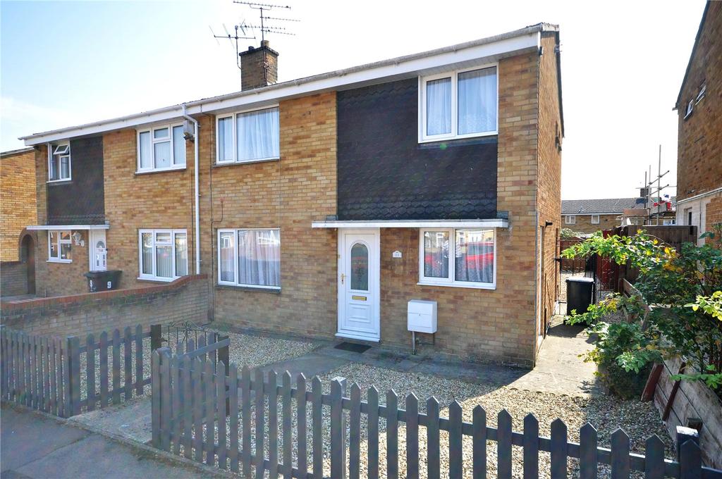 Ridgeway Close, Swindon, Wiltshire, SN2 3 bed semidetached house £