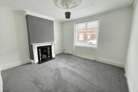 2 bedroom apartment to rent, Wansbeck Road, Jarrow