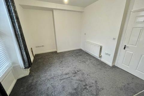 2 bedroom apartment to rent, Beach Road, South Shields