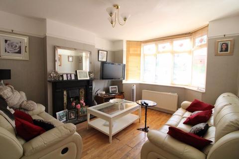 3 bedroom end of terrace house for sale, Strathmore Avenue, Luton