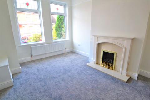 3 bedroom terraced house to rent, Graham Road, Salford 6