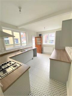 3 bedroom terraced house to rent, Graham Road, Salford 6