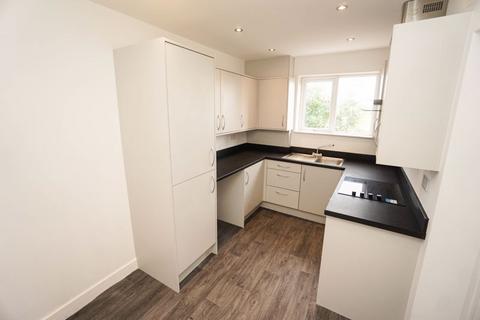 3 bedroom end of terrace house to rent, Crown Lane, Horwich