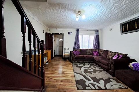 3 bedroom terraced house for sale, Highfield Road, Levenshulme, Manchester, M19