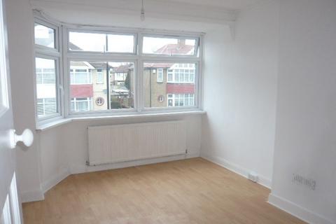 2 bedroom terraced house to rent, Cravan Avenue, Feltham