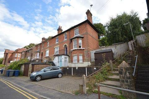 2 bedroom apartment to rent, Godalming GU7