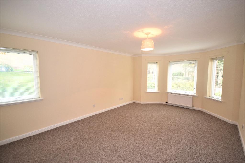 Riverside Gardens, Busby, Glasgow, Glasgow, G76 8EP 2 bed apartment £