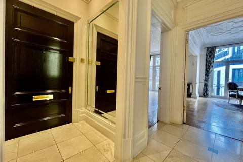 3 bedroom flat to rent, Wellington Court, Knightsbridge, London, SW1X