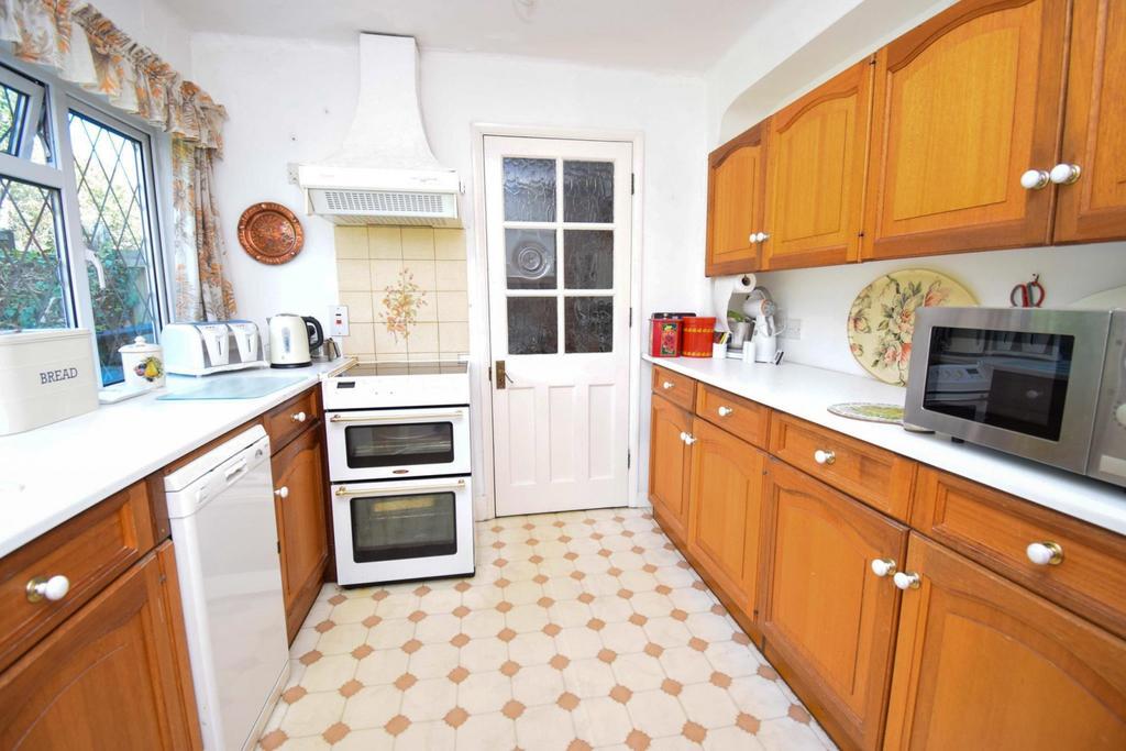 3 Bedroom Houses To Buy In Cippenham Primelocation 3 Bedroom Houses To Buy In Cippenham Primelocation