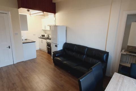 2 bedroom flat to rent, Gorgie Road, Gorgie, Edinburgh, EH11