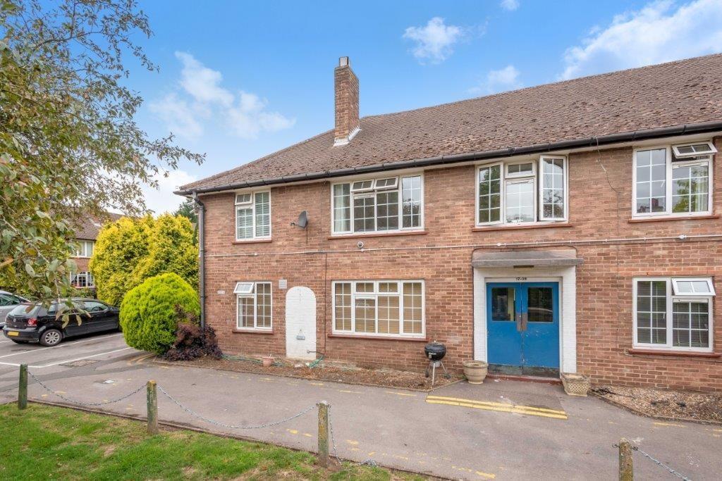 Perry Street Gardens, Chislehurst 2 bed apartment £280,000