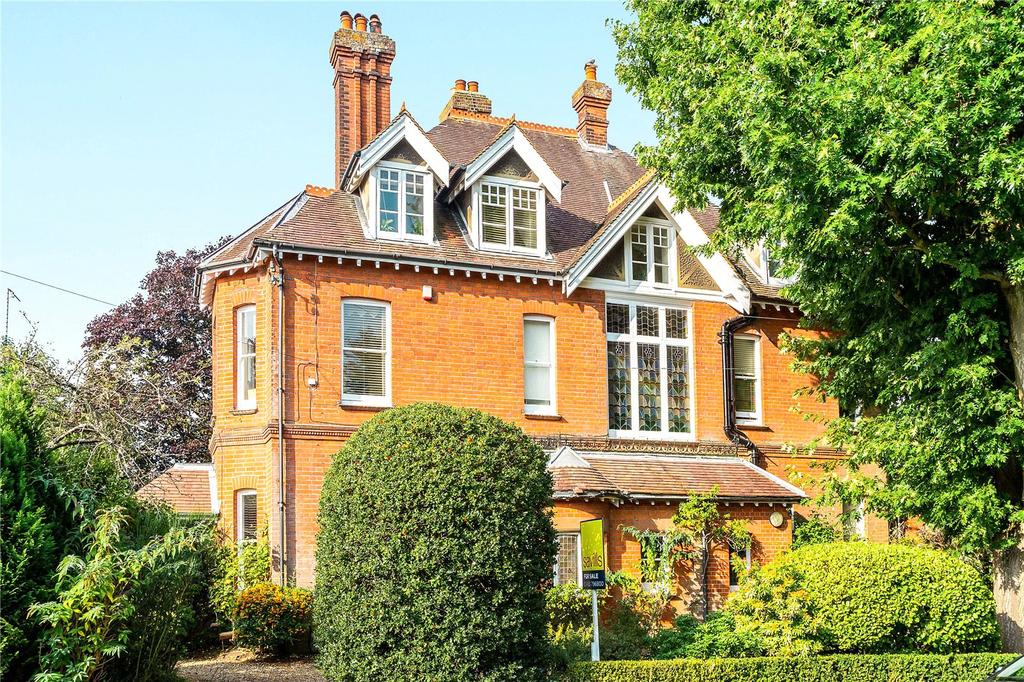 The Croft, 9 Pit Farm Road, Guildford, Surrey, GU1 2 bed character