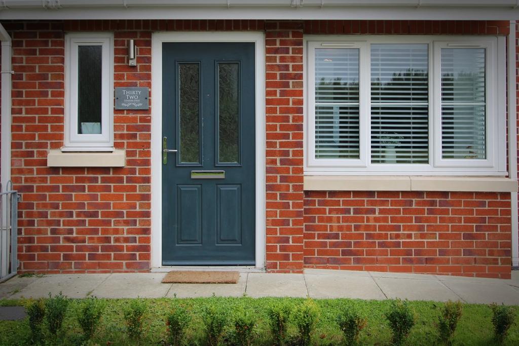 Lysander Drive, Padgate, Warrington, WA2 3 bed semidetached house £