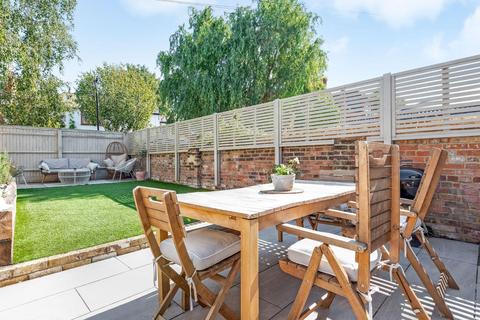 33 Artillery Terrace, Guildford, GU1 4NL