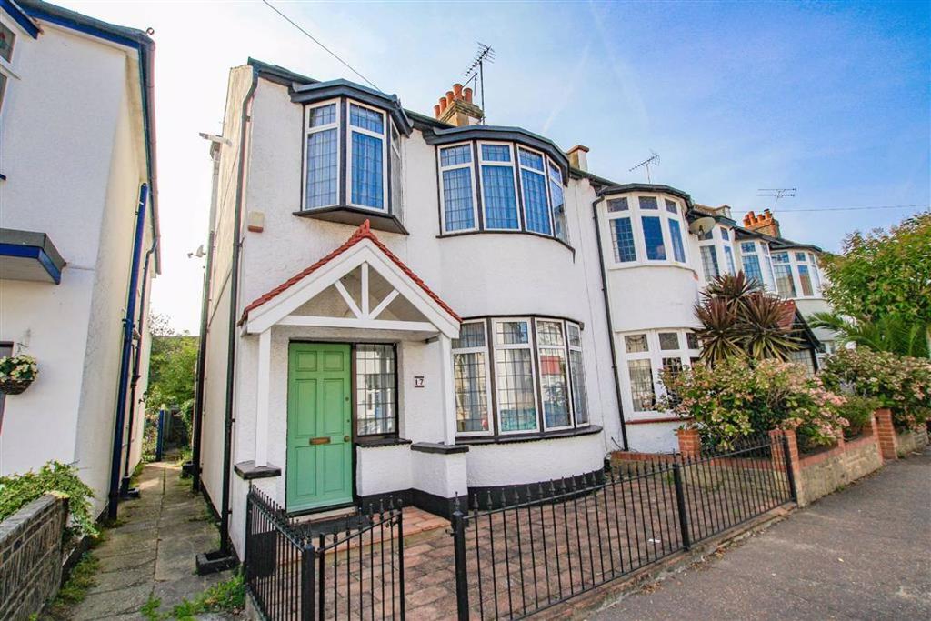 Beach Avenue, Leigh On Sea, Essex 3 bed end of terrace house £450,000