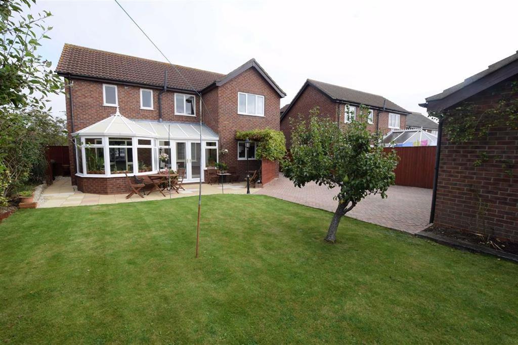 Rosemary Way, Cleethorpes, North East Lincolnshire 4 bed detached house