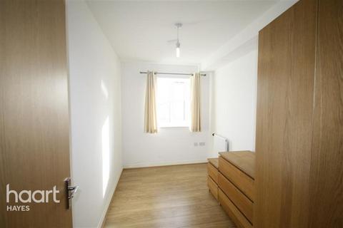 2 bedroom flat to rent, Varcoe Gardens, Hayes
