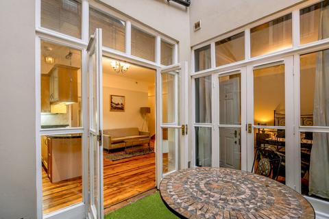 3 bedroom flat to rent, Camberwell Grove, Camberwell, London SE5