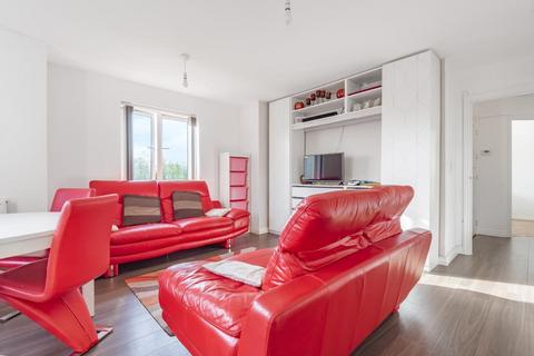 2 bedroom apartment to rent, Berryfields,  Aylesbury,  HP18