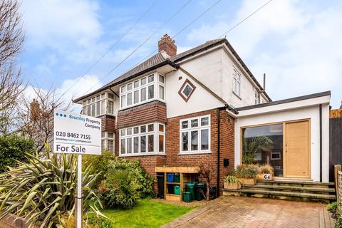 64 Kechill Gardens, Bromley, BR2 7NG