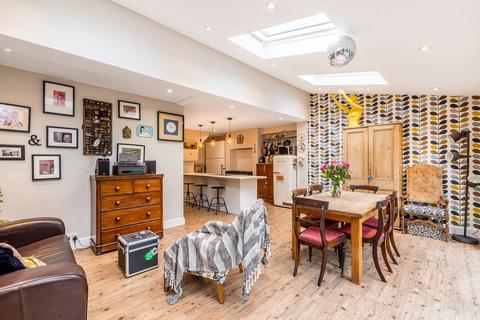 64 Kechill Gardens, Bromley, BR2 7NG