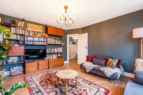 64 Kechill Gardens, Bromley, BR2 7NG
