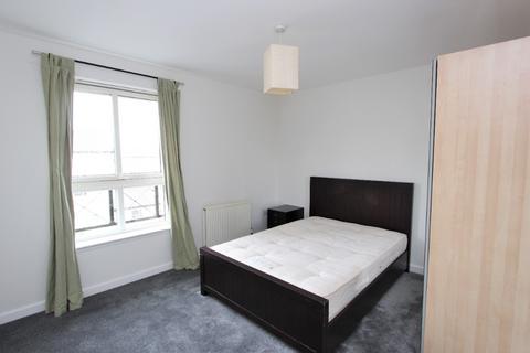2 bedroom flat to rent, Dryden Gait, Pilrig, Edinburgh, EH7