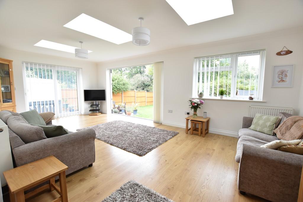 Canons Close, Thetford 4 bed detached house £300,000