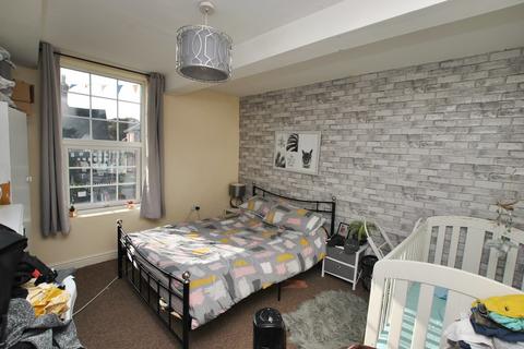 2 bedroom apartment for sale - Flat A, 70-72 Upper Bar, Newport, TF10 7AW.