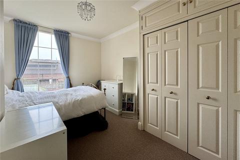 2 bedroom apartment to rent, Warwick Road, Beaconsfield, HP9