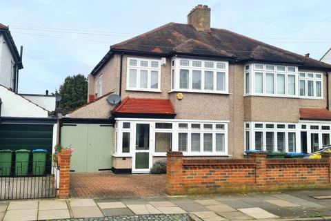 3 bedroom semi-detached house to rent, Thaxted Road, New Eltham SE9