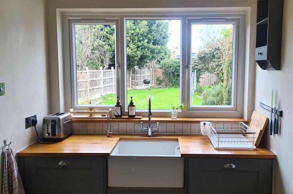 Kitchen sink