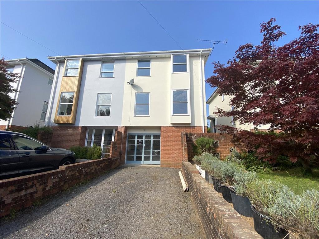 Edgar Road, Winchester, Hampshire, SO23 3 bed house £2,100 pcm (£485 pw)