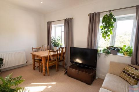 2 bedroom apartment for sale, Velyn Avenue, Chichester