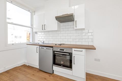 Studio to rent, Warwick Rd, Earls Court SW5