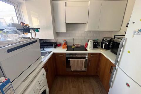 2 bedroom terraced house to rent, Wheatfield Drive, Bristol