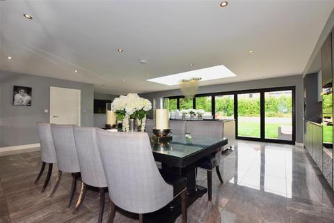 5 bedroom detached house for sale - Luxborough Lane, Chigwell, Essex
