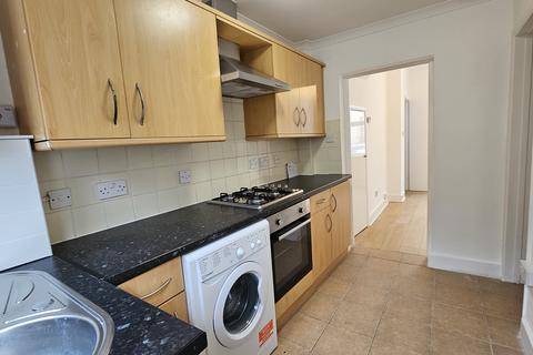 2 bedroom terraced house to rent, Neasden Lane, Neasden NW10