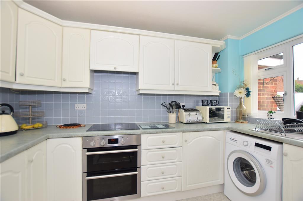 Langdale Close, Rainham, Gillingham, Kent 3 bed terraced house £290,000