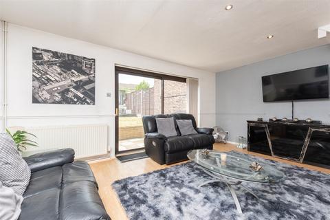 3 bedroom end of terrace house for sale, Apsledene, Gravesend, Kent