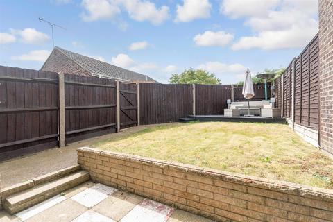 2 Apsledene, Gravesend, DA12 5ED
