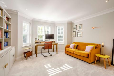 8 Stuart Place, St Albans, AL1 1AU