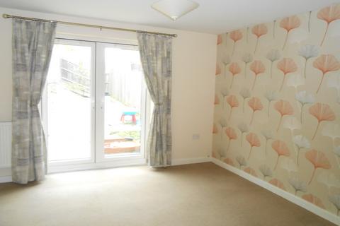 2 bedroom semi-detached house to rent, Limes Close NG16