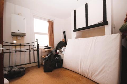2 bedroom apartment to rent, Arthur Street, Aldershot, GU11