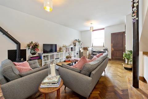 2 bedroom flat to rent, Scrubs Lane, London, W10