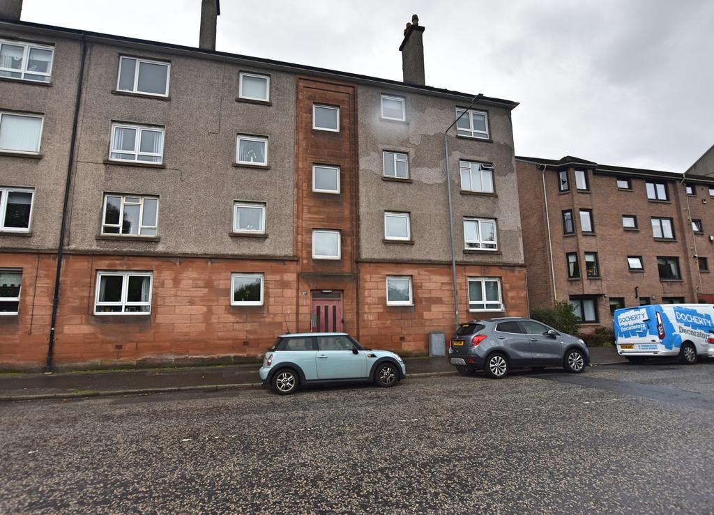 SHORE STREET, GOUROCK 2 bed flat for sale £55,000